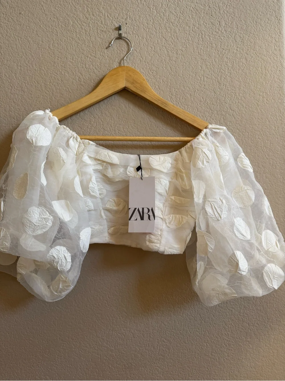 Zara NWT Blogger Favorite White 3D Floral Organza Puff Sleeve Crop Top